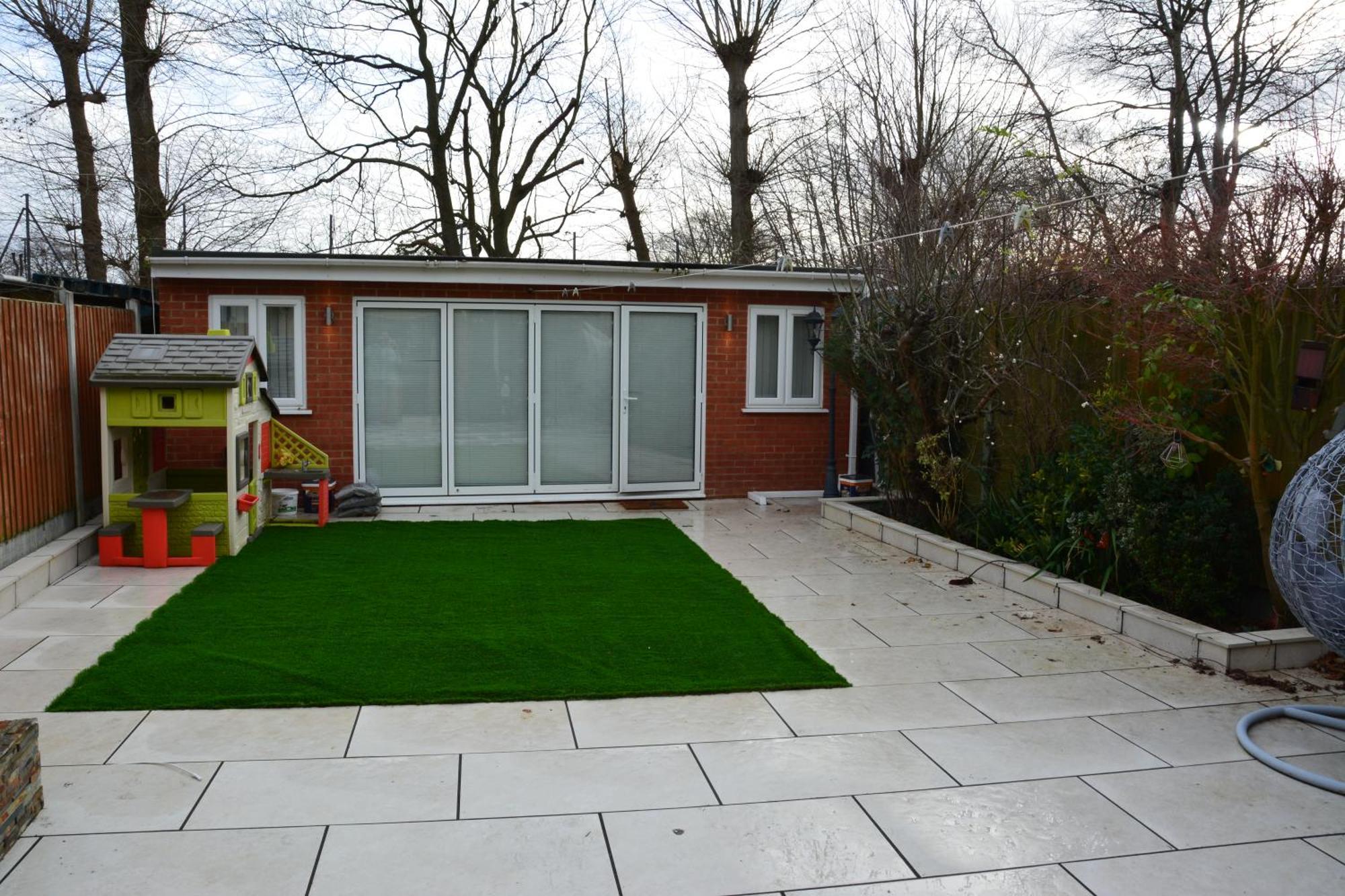 Cozy, Modern, Spacious 4 Bedroom House In London Romford Bagian luar foto