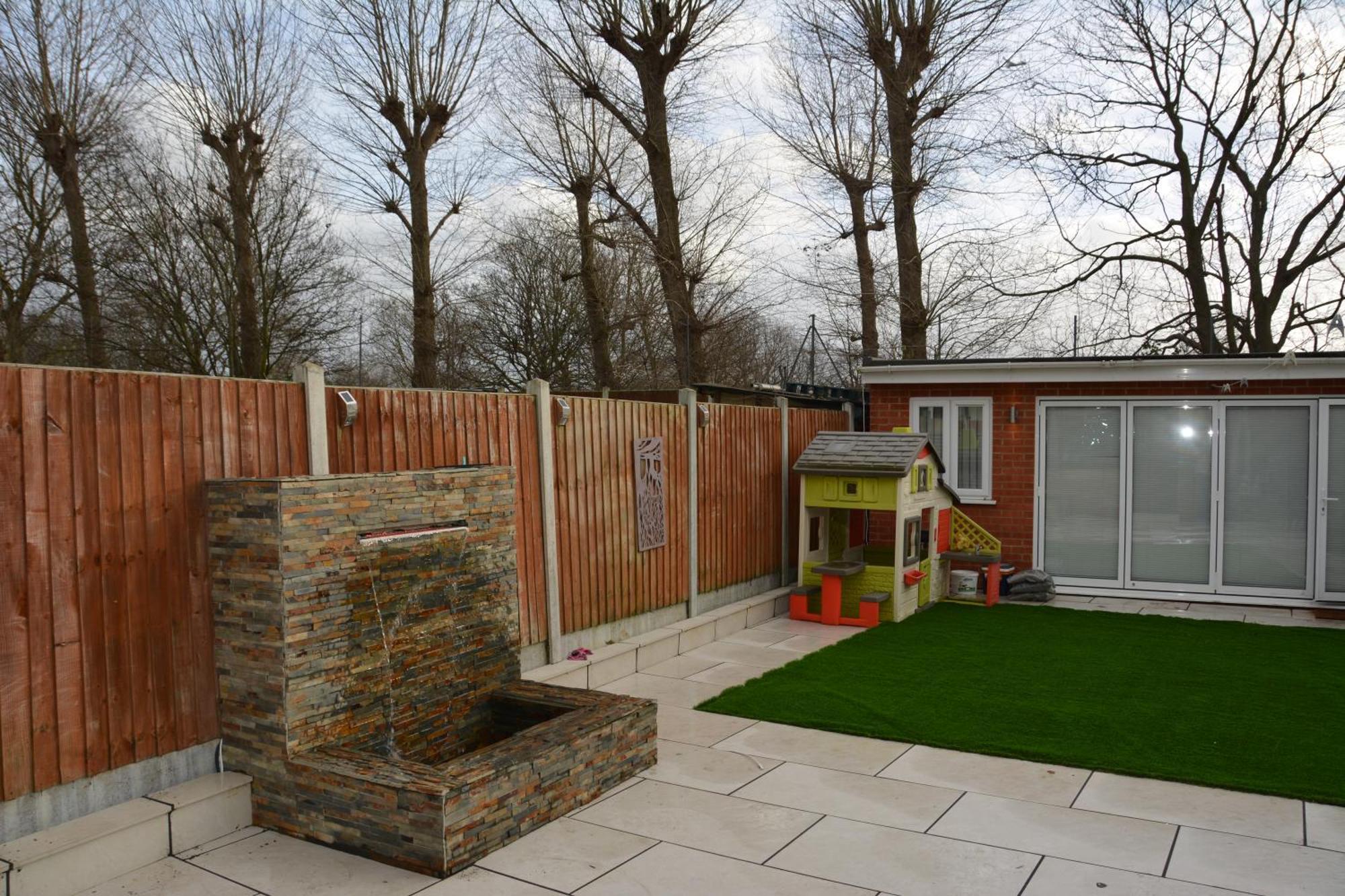 Cozy, Modern, Spacious 4 Bedroom House In London Romford Bagian luar foto