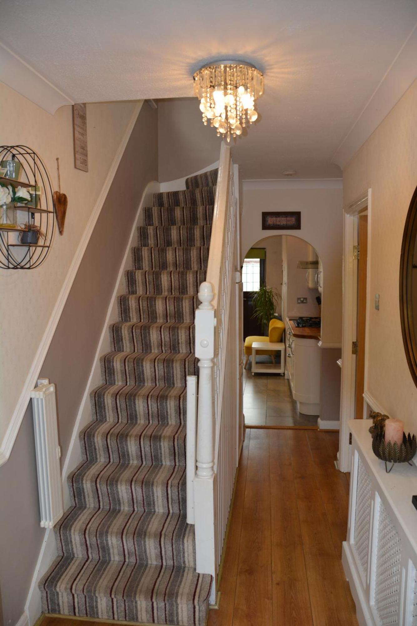 Cozy, Modern, Spacious 4 Bedroom House In London Romford Bagian luar foto