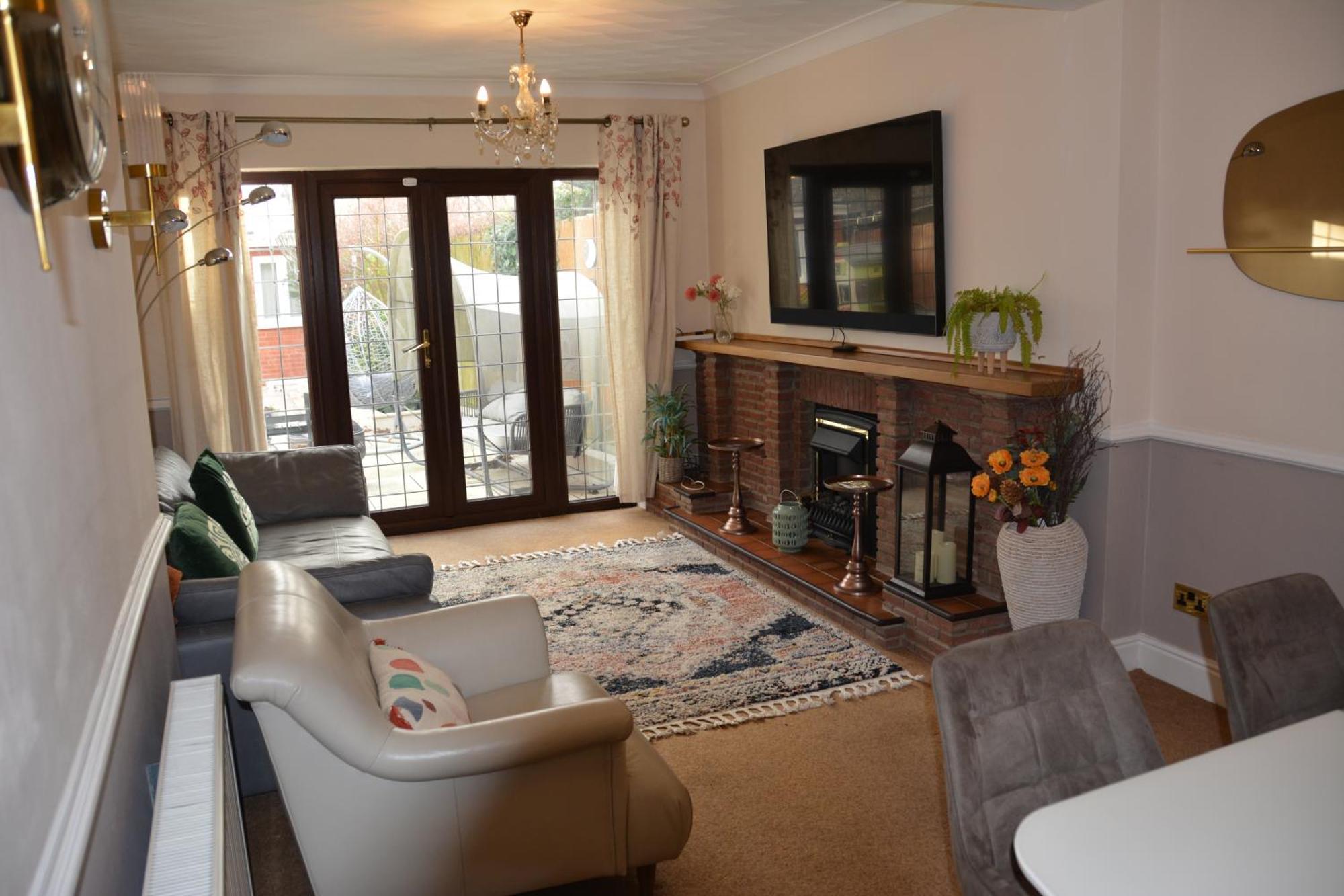 Cozy, Modern, Spacious 4 Bedroom House In London Romford Bagian luar foto